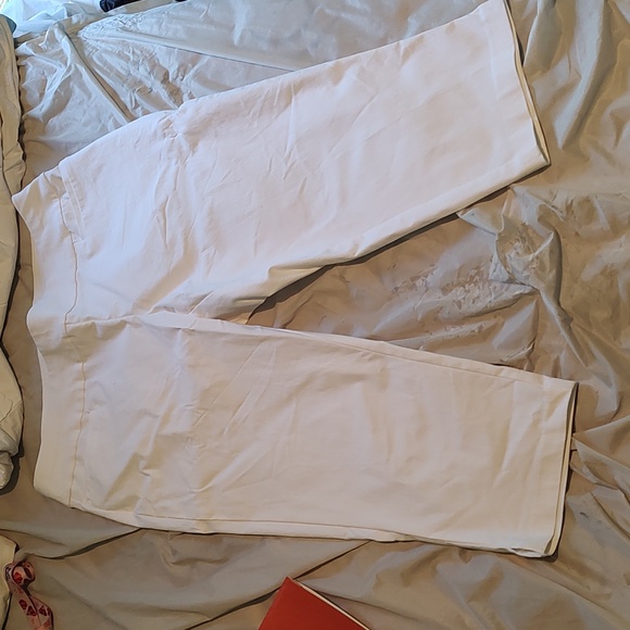 CJ banks capris - Picture 1 of 1